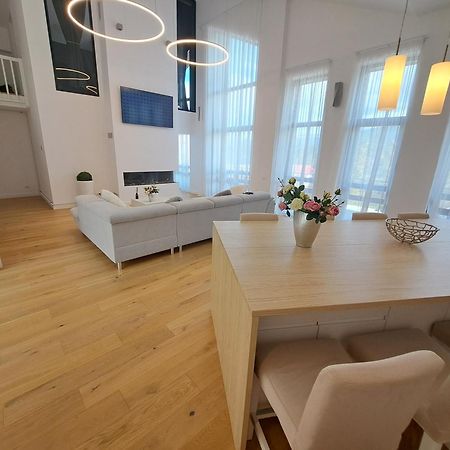 The Rock Apartment Sinaia Luaran gambar