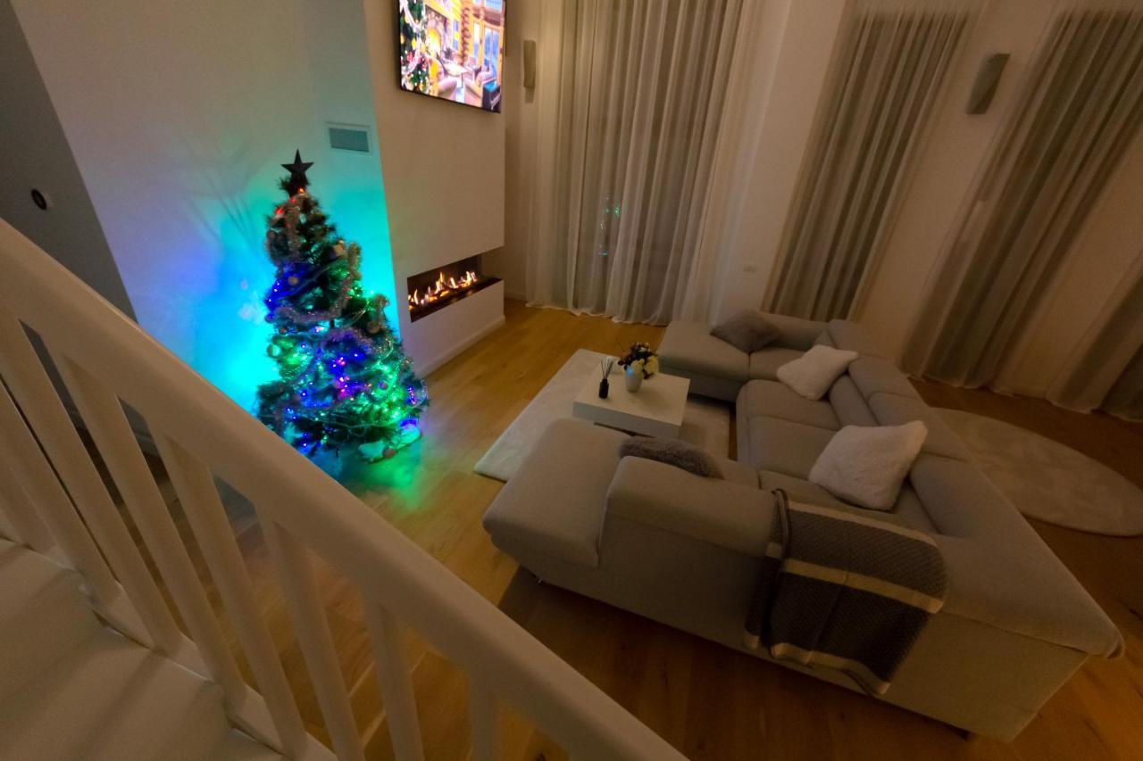 The Rock Apartment Sinaia Luaran gambar