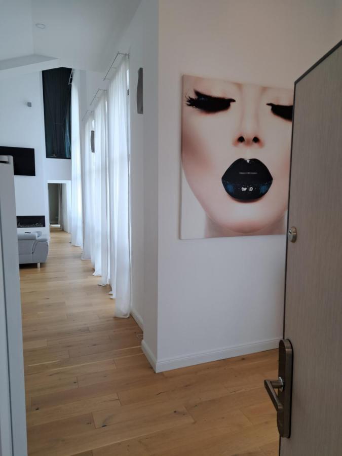 The Rock Apartment Sinaia Luaran gambar